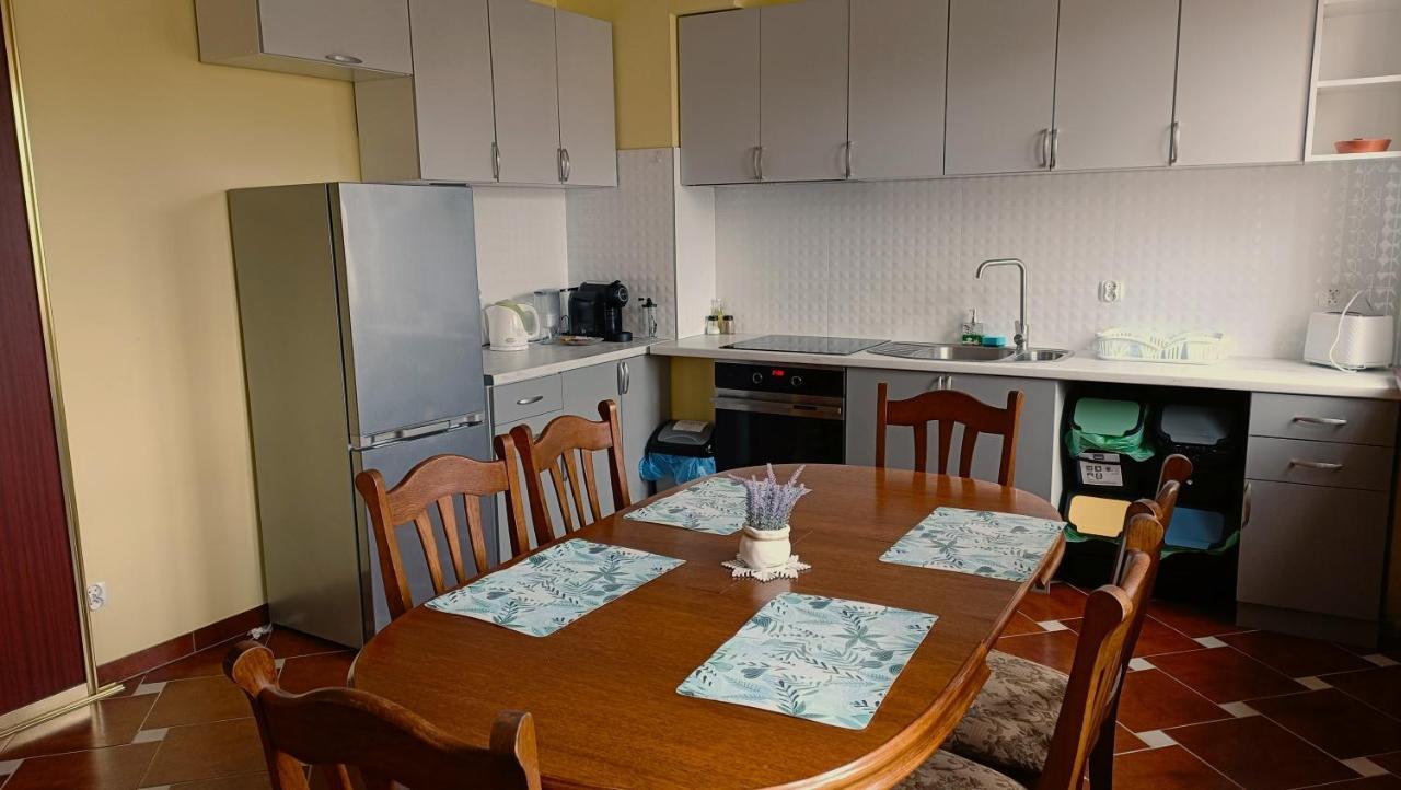 Dom Wypoczynkowy Rybnicka - Apartamenty グディニャ エクステリア 写真